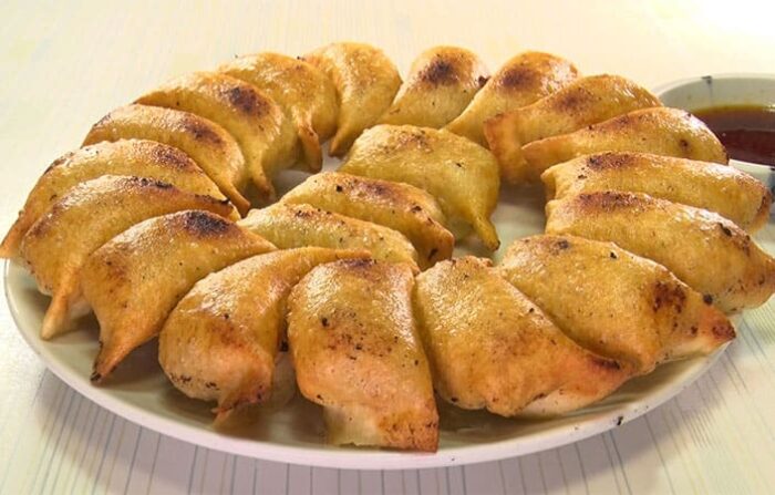 福島市 餃子 山女 円盤餃子