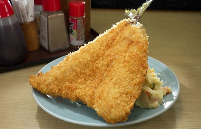 東京都 文京区 千駄木 大衆食堂 動坂食堂 超特大アジフライ