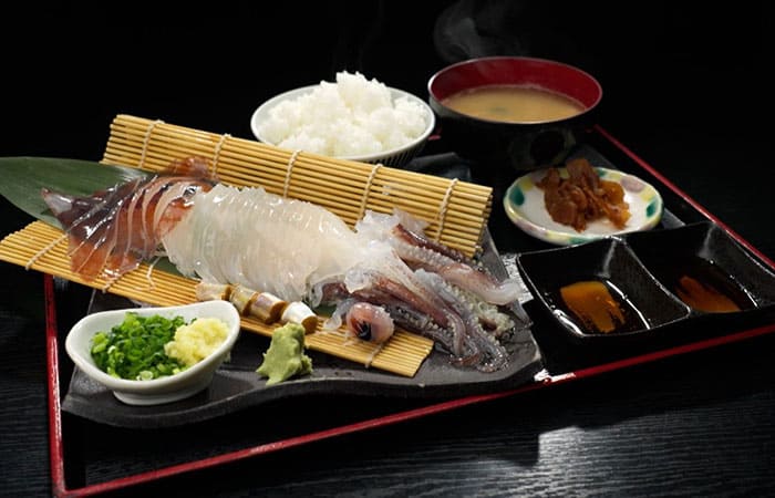 静岡 熱海 イカ 活け造り御膳 活イカ定食