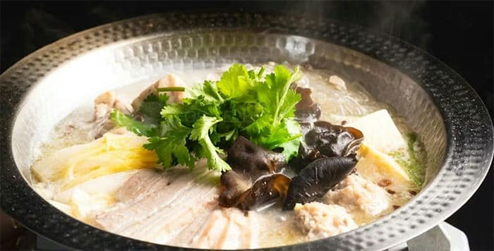 虎萬元 南青山 発酵白菜鍋